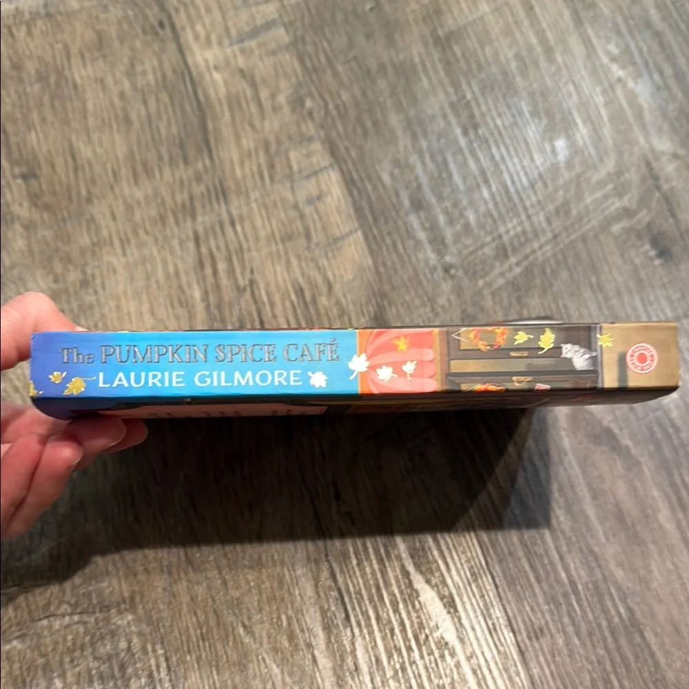 The Pumpkin Spice Café Book - Picture 2 of 3